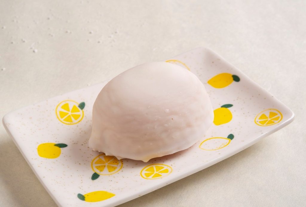 レモンケーキ…1個250円（Patisserie Peu Connu）