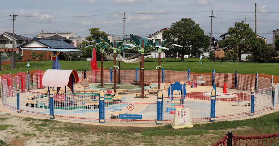 笠松町運動公園の赤ちゃん用の遊び場