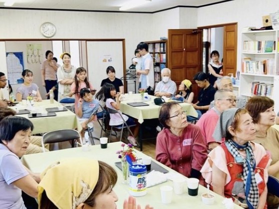 子どもから高齢者まで集まる